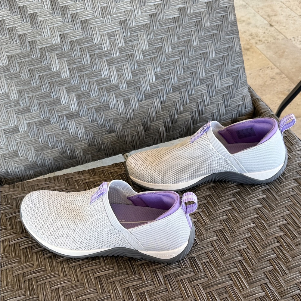 Ryka Women's White and Lavender Slip-On Sneakers 10W New - Picture 4 of 8
